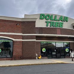 Dollar Tree - Outside