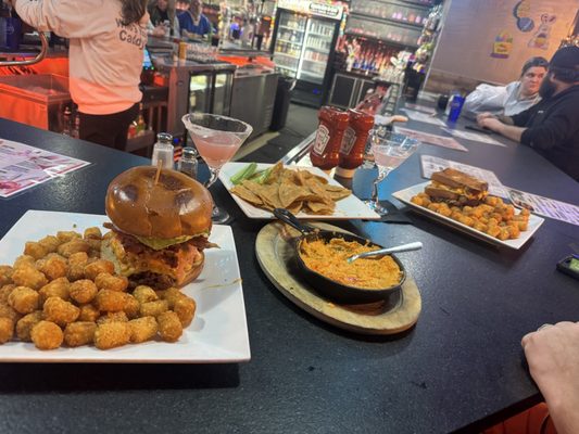 Birdies Sports Bar & Grill by null