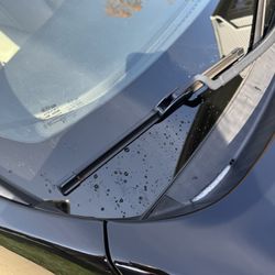 MotorCity Detail - Windshield left wet