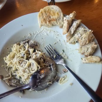 Little Azio - Chicken Alfredo pasta - Italian Near Me - Atlanta, Georgia Little Azio - Chicken Alfredo pasta - Italian Near Me - Atlanta, Georgia