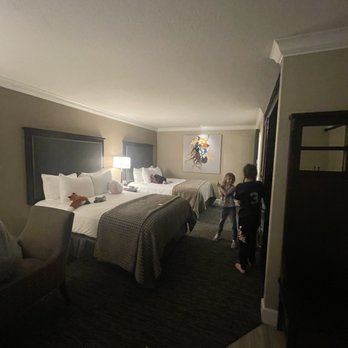 Best Western Plus Humboldt Bay Inn - Two of the three beds in the family suite - Hotels Near Me - Eureka, California Best Western Plus Humboldt Bay Inn - Two of the three beds in the family suite - Hotels Near Me - Eureka, California