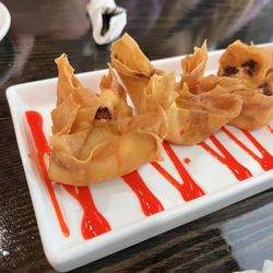 Ohana Hawaiian Bar & Grill - Crab Rangoon