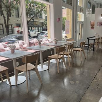 BATTER - Sitting area - Desserts Near Me - New Orleans, Louisiana