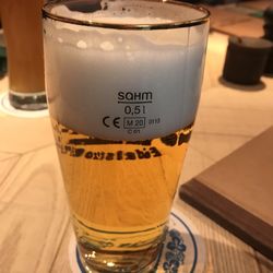 Stiftungsgasthaus Zum Gustl - Das Bier ist leider schlecht eingeschenkt worden