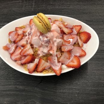 Cafe Moment - Strawberry snowflake - Desserts Near Me - Chantilly, Virginia Cafe Moment - Strawberry snowflake - Desserts Near Me - Chantilly, Virginia