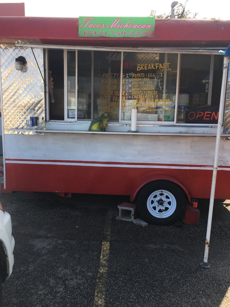 Rico's Tacos Logo