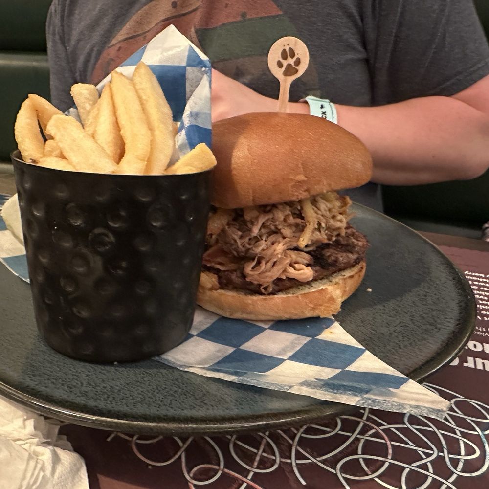 Fireside - Great Wolf Lodge - Wine Bars Near Me - Mashantucket, Connecticut Fireside - Great Wolf Lodge - Wine Bars Near Me - Mashantucket, Connecticut