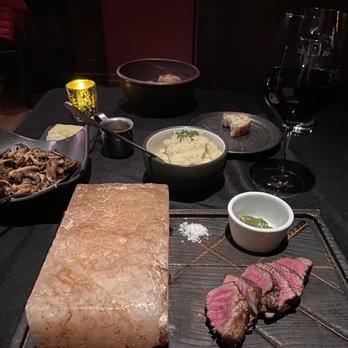 White Buffalo Club - Wagu, mushrooms, mashed & Atremus. - Hotels Near Me - Jackson, Wyoming White Buffalo Club - Wagu, mushrooms, mashed & Atremus. - Hotels Near Me - Jackson, Wyoming