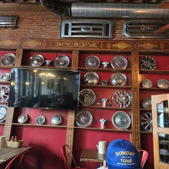 Hubcap Grill - Galveston - Hubcaps - Burgers Near Me - Galveston, Texas