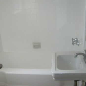 Los Robles Apartments - Bathroom - Apartments Near Me - Pasadena, California Los Robles Apartments - Bathroom - Apartments Near Me - Pasadena, California