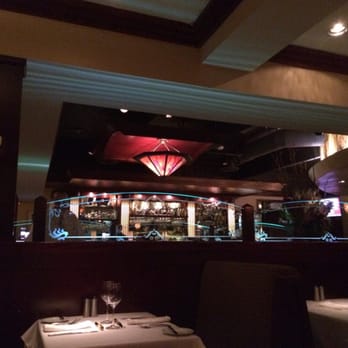 Arroyo Chop House - Dimly lit decor with booth seating available - Steakhouses Near Me - Pasadena, California Arroyo Chop House - Dimly lit decor with booth seating available - Steakhouses Near Me - Pasadena, California