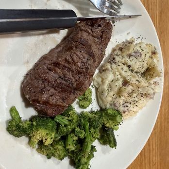 Applebee's Grill + Bar - 6 oz. Top Sirloin* - American Near Me - Sumter, South Carolina Applebee's Grill + Bar - 6 oz. Top Sirloin* - American Near Me - Sumter, South Carolina