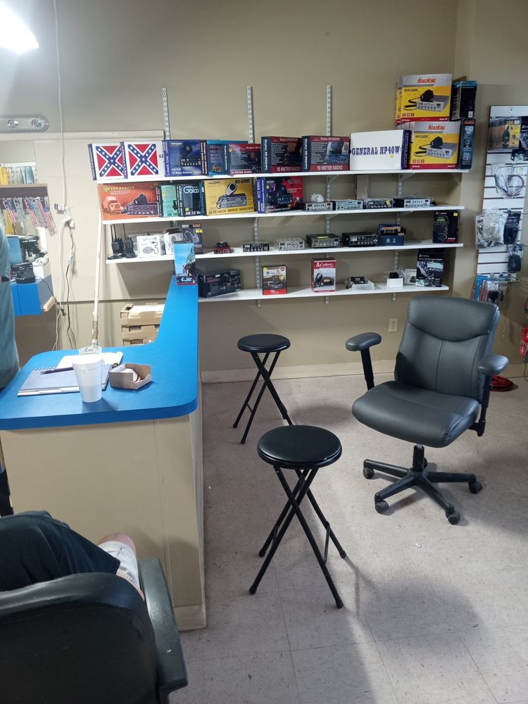 DOC’S CB SHOP Updated October 2024 3651 SE US Hwy 441, Okeechobee