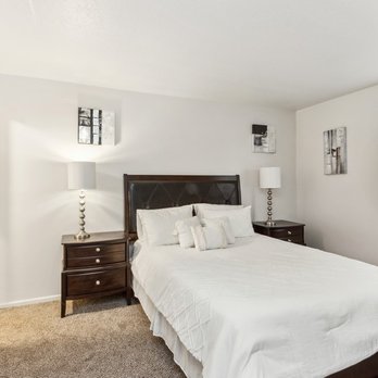 Overland Station - Spacious Bedrooms - Apartments Near Me - Overland Park, Kansas Overland Station - Spacious Bedrooms - Apartments Near Me - Overland Park, Kansas