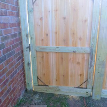 N2 Fencing - Solid gate on 4*6 post and no sage gate brackets - Fences & Gates Near Me - Spring, Texas