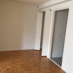Studio with closet and door to bathroom Studio with closet and door to bathroom