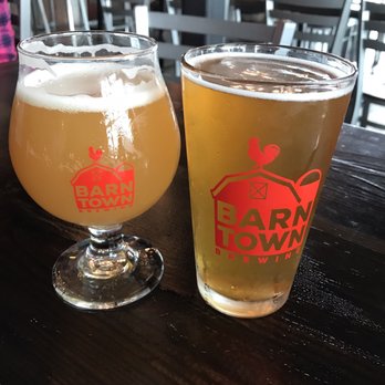 Barn Town Brewing - Wagon Wheel Wit and Shiplap - Breweries Near Me - West Des Moines, Iowa