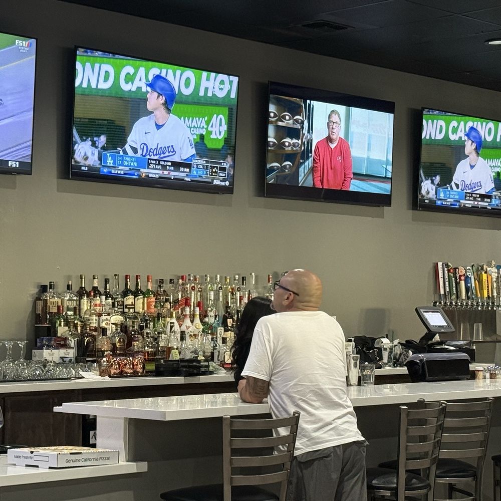 Straw Hat Pizza - Full bar 16 TVs - Pizza Near Me - Bakersfield, California Straw Hat Pizza - Full bar 16 TVs - Pizza Near Me - Bakersfield, California