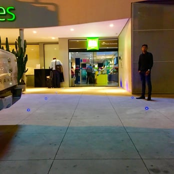ibis Styles - Entrada como se fosse um campo de pouso - Hotels Near Me - São Paulo, SP