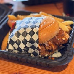 Ali's Hot Chicken and Smash Burger - 1. Nashville Hot