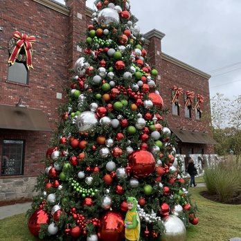 The Christmas Place - Holiday Decorations Near Me - Mt. Juliet, Tennessee