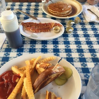 Pacific Diner - Pancakes with a side of bacon. Grilled cheese and crinkle cut fries. - Breakfast & Brunch Near Me - San Pedro, California Pacific Diner - Pancakes with a side of bacon. Grilled cheese and crinkle cut fries. - Breakfast & Brunch Near Me - San Pedro, California