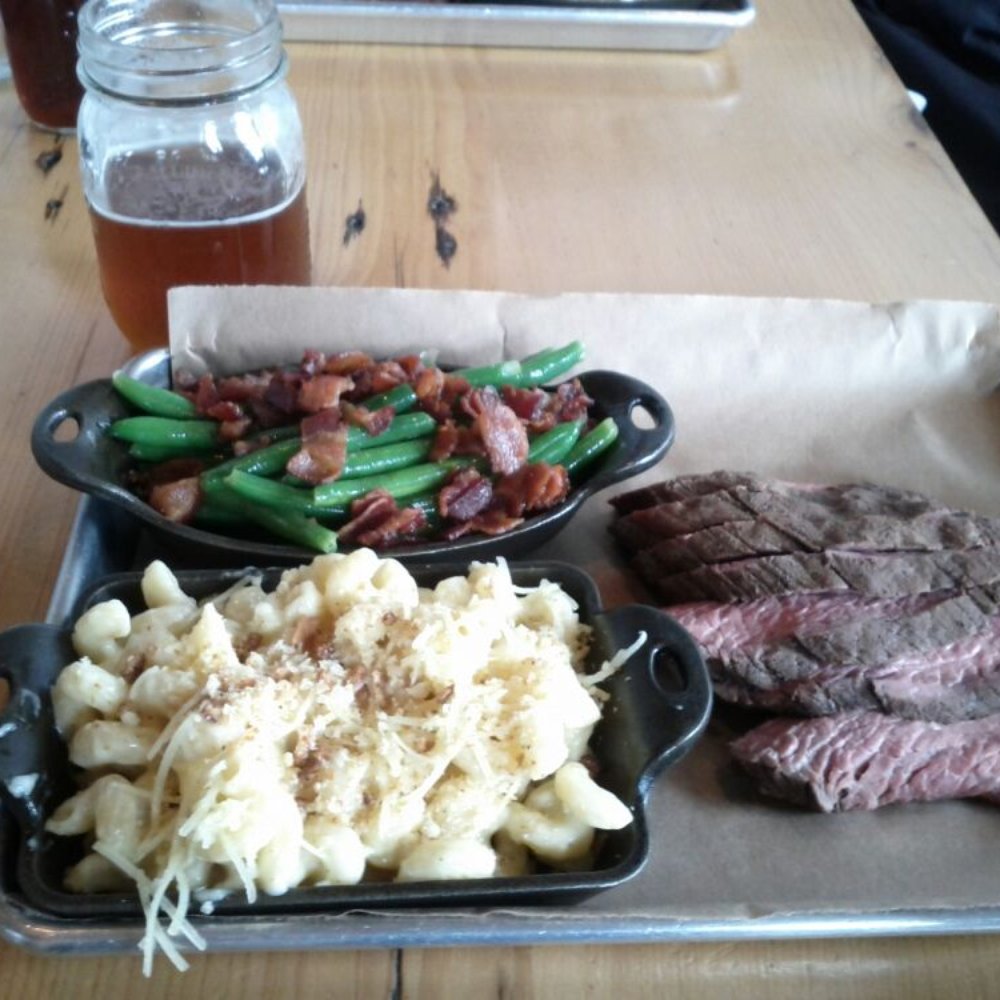 Lillie's Q - Tri-tip, mac and cheese and green beans - Barbeque Near Me - Chicago, Illinois Lillie's Q - Tri-tip, mac and cheese and green beans - Barbeque Near Me - Chicago, Illinois