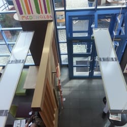 McDonald's - Widok z piętra na wejście