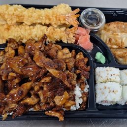 Chicken teriyaki Bento Deluxe. Chicken teriyaki Bento Deluxe.