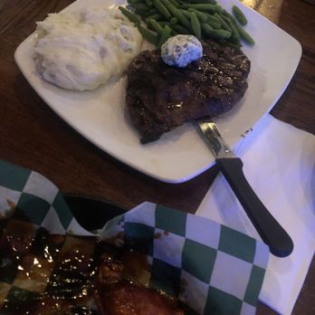 Fallon's Bar & Grill - Strip steak with mashed potatoes and green beans - American Near Me - Olivette, Missouri Fallon's Bar & Grill - Strip steak with mashed potatoes and green beans - American Near Me - Olivette, Missouri