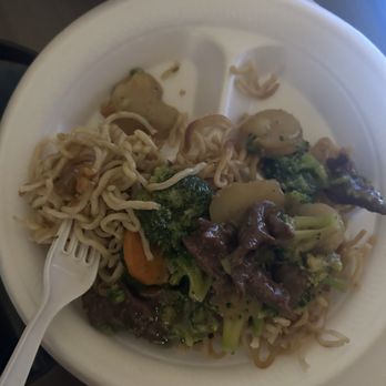 Cho's Kitchen - Broccoli Beef with Pan Fried Chow Mein Noodles - Chinese Near Me - Selma, California Cho's Kitchen - Broccoli Beef with Pan Fried Chow Mein Noodles - Chinese Near Me - Selma, California