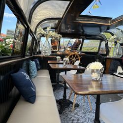 Canal Lounge - Inside seating