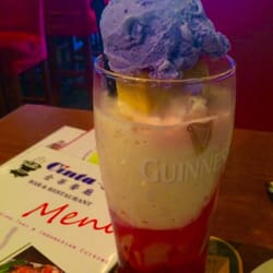 金蒂餐廳 - ¡¡ Special Halo-Halo with flan and Ube ice cream !!!   ¡ so good !