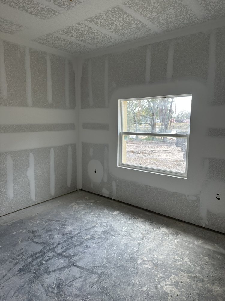 Slide of Lissie’s Roofing and Construction