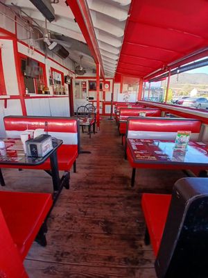 Mad Madeline's Grill by null