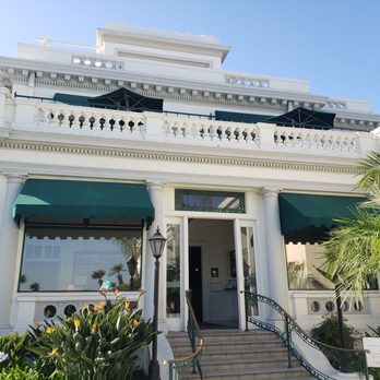 Glorietta Bay Inn - Lobby/Mansion (this building includes the penthouse suites) - Hotels Near Me - Coronado, California