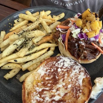 Aloha Mixed Plate - Kalua Pig Sandwich - Hawaiian Near Me - Lahaina, Hawaii