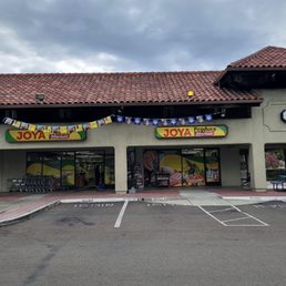 Exterior outside entrance of Joya Produce Market - Milpitas, California Exterior outside entrance of Joya Produce Market - Milpitas, California