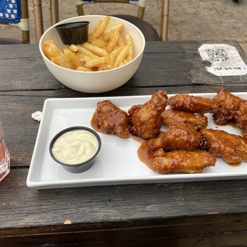 Tre Jolie Cafe - Honey garlic wings, strawberry margarita, fries - Cafes Near Me - Brooklyn, New York