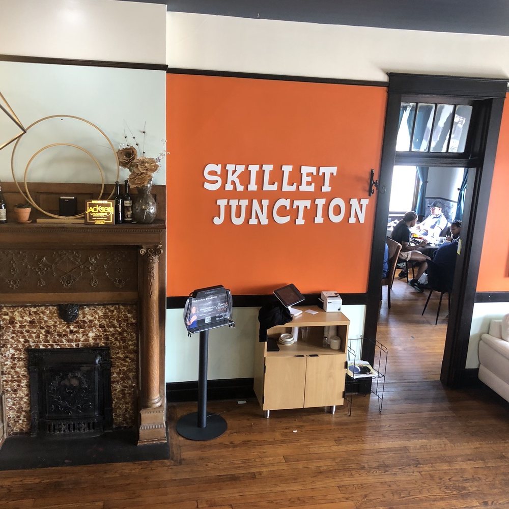 Skillet Junction - Foyer of this gorgeous old home turned business. - Breakfast & Brunch Near Me - Jackson, Tennessee