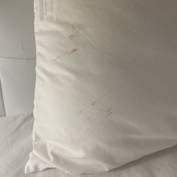 Riviera Hotel South Beach - Brown stains on pillowcases - Hotels Near Me - Miami Beach, Florida Riviera Hotel South Beach - Brown stains on pillowcases - Hotels Near Me - Miami Beach, Florida