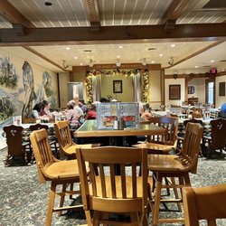 Oma's Restaurant - Dining room
