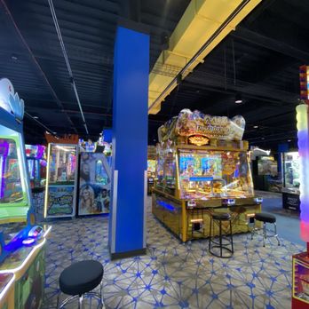 Round1 Bowling & Arcade - Temecula - Bowling Near Me - Temecula, California