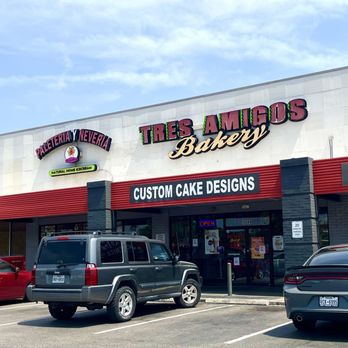 Tres Amigos Bakery - Front sign; plenty of easy parking in large lot - Bakeries Near Me - Houston, Texas Tres Amigos Bakery - Front sign; plenty of easy parking in large lot - Bakeries Near Me - Houston, Texas