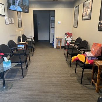 Caliber Collision - Waiting area - Body Shops Near Me - San Diego, California Caliber Collision - Waiting area - Body Shops Near Me - San Diego, California