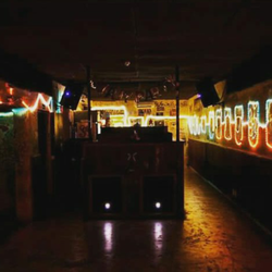 Milo Garage - A casa