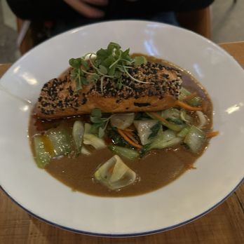 Roe Seafood Restaurant - Sesame salmon - Seafood Near Me - Long Beach, California