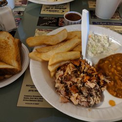 Bob and Sandy's Beach Club BBQ - What they are known for by the locals