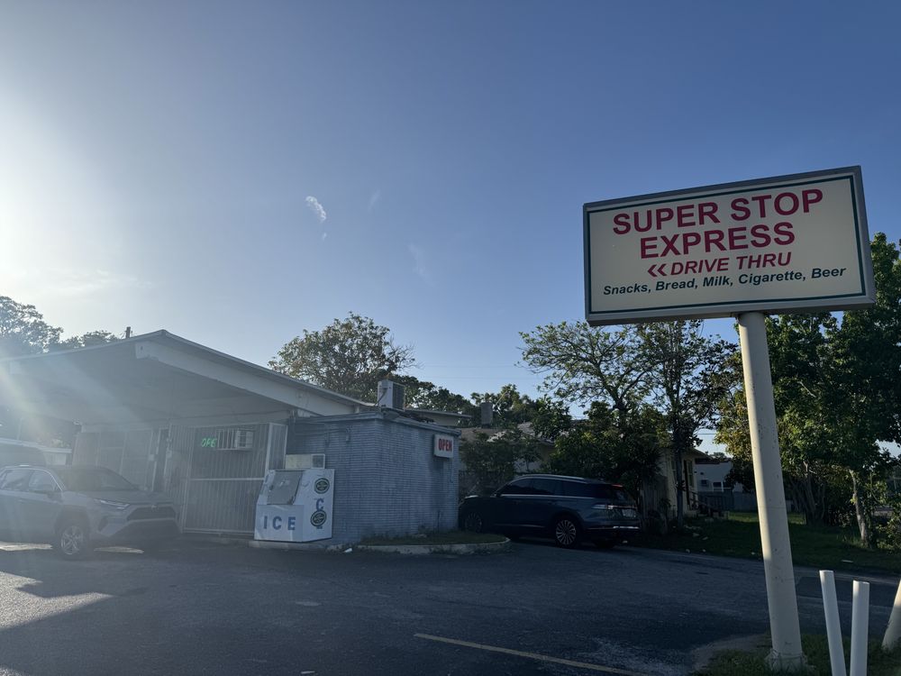 Super Stop Logo