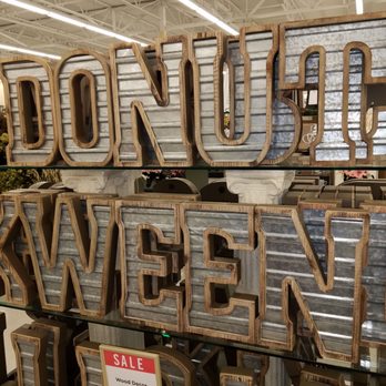 Hobby Lobby - Fabric Stores Near Me - Albuquerque, New Mexico